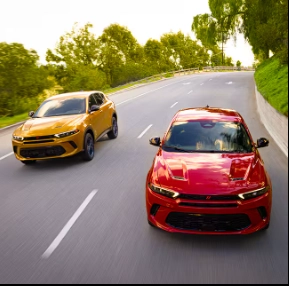 Dodge 2025 modèle rouge et jaune
